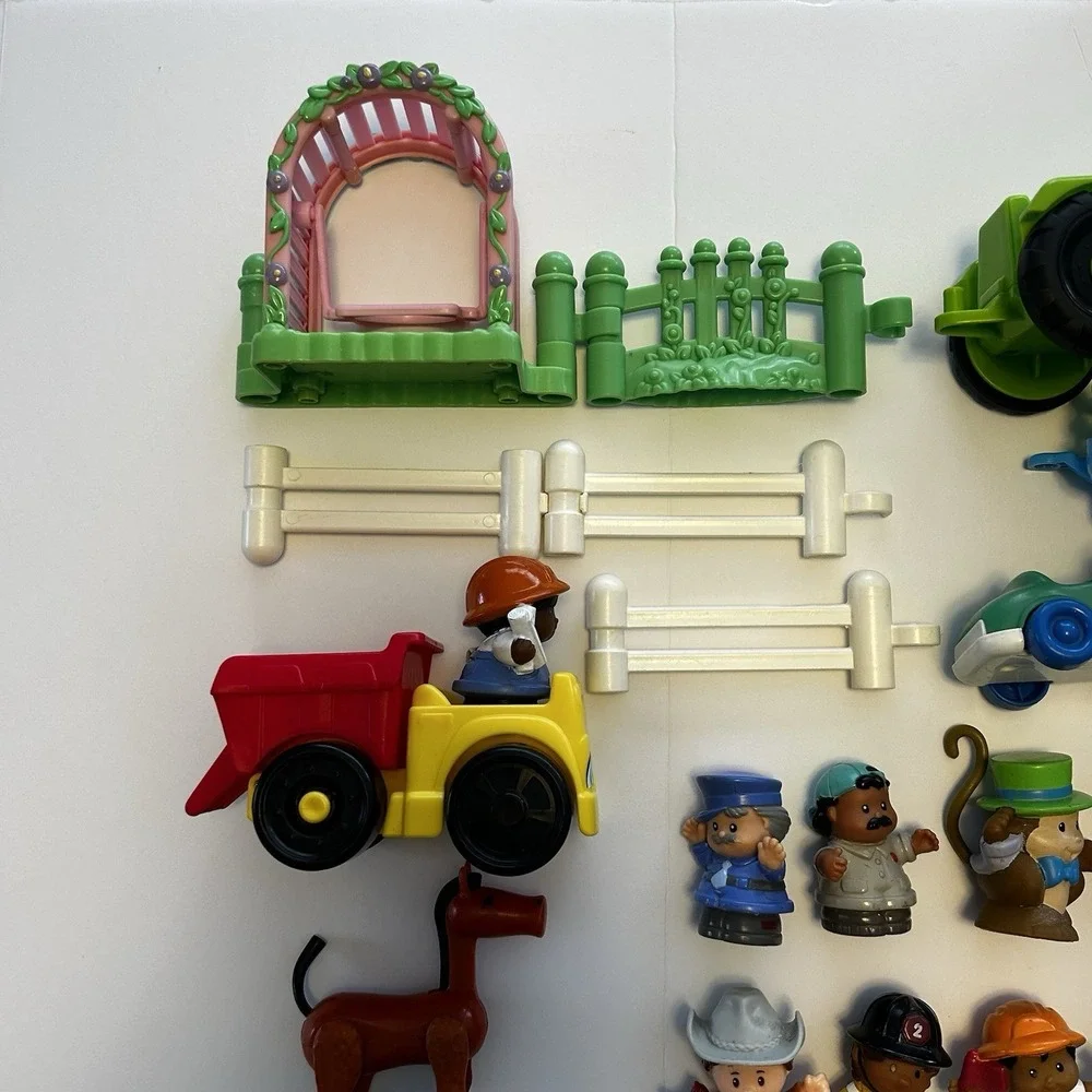 Fisher Price Little People Lot Of 36 Mixed Pieces Swing Animals Farmers Cars Vtg